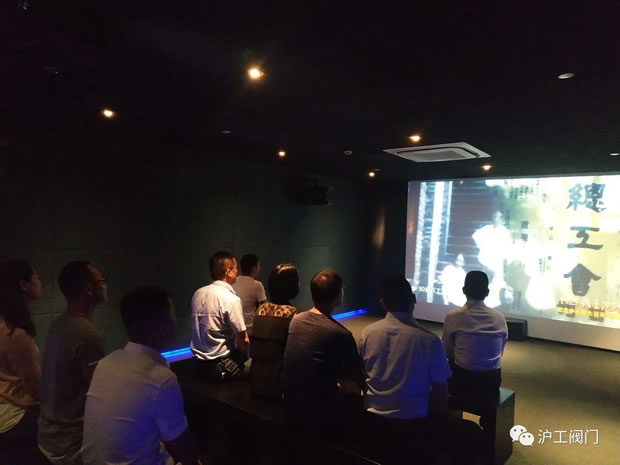 上海滬工閥門廠黨支部書記楊猛帶領(lǐng)公司黨員瞻仰中共四大紀念館(圖3)