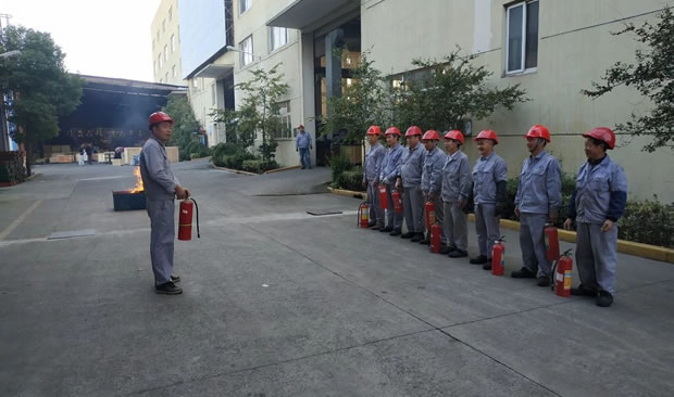 上海滬工閥門廠組織開展消防演練與安全大檢查活動(圖2)