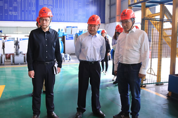 嘉定區經委領導實地調研上海滬工閥門廠(圖3)